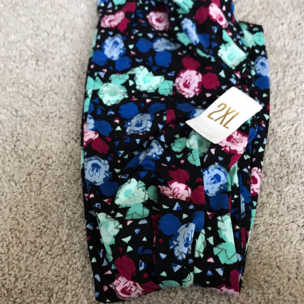 Carly lularoe